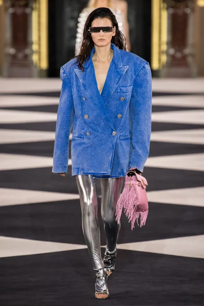 Look 77